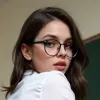 Generator obrazów pornograficznych z wykorzystaniem sztucznej inteligencji