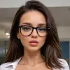 مولد الصور الإباحية بالذكاء الاصطناعي