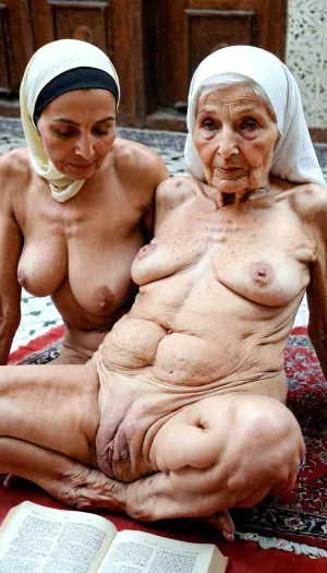 Zwei alte Frauen, 88 und 95 Jahre alt, sitzen auf einer Bank in der Moschee. Sie tragen beide schwarze Hijabs und lesen das Quran-Buch. Plötzlich schauen sie auf und sehen einen jungen Mann, der sie mit lustvollen Augen anstarrt