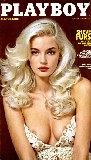 Une superbe fille de 18 ans aux cheveux platines et un regard séduisant sur son visage a été présenté dans la couverture du magazine Playboy