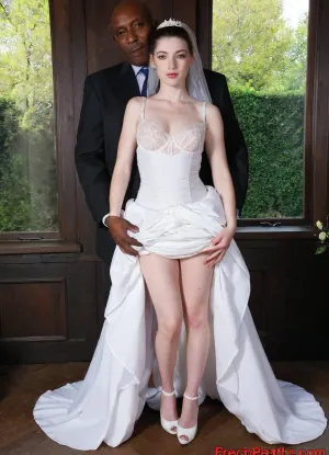 Проститутка была красивой, высокой белой брюнеткой с оливковыми глазами и полным телом. Она была замужем за 50-летним чернокожим мужчиной, который владел борделем. Они были вместе много лет, и она очень любила его