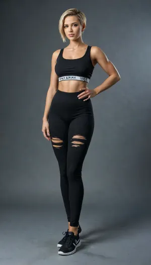 Dark skin 、one woman、thick legs、sunburnt skin 、tan、Beautiful Woman、muscular、Red Cheeks、back view、sharp eyes 、very wide 、huge thighs 、tall height 、mature woman 、big 、well-built、burly 、big lady 、thick arms 、pixie cut 、Blonde、long legs 、Abs、black sports bra、tight damaged jeans、plump body、cross your arms、chubby、plump、slim waist 、Sexy and big 、Grumpy Expression、looks back、and look、provocative、Confident、masterpiece、super high definition、Masterpiece