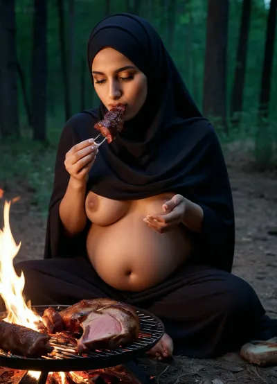 Eine schwangere Frau voll nackt, tragen einen Hijab und essen ein gegrilltes Schwein aus einem Lagerfeuer