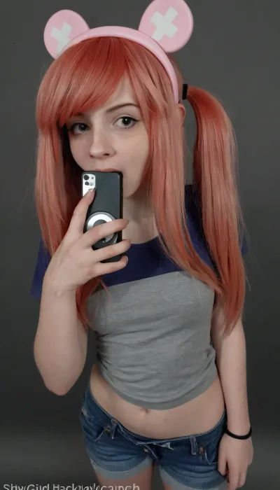 Whispers of destin: le voyage d'un codeur timide avec gadget hackwrench

- Oui.

Au cœur d'une ville animée, une timide jeune fille de 18 ans nommée Mia a trouvé du réconfort dans l'éclat de son écran portable. Un jour, alors qu'elle était profondément codée, une image générée par l'IA est apparue sur son écran - c'était Gadget Hackwrench, le personnage emblématique de son enfance. L'image parlait, 'Vous avez un cadeau, Mia. Joignez-vous à moi pour rendre le monde meilleur. '