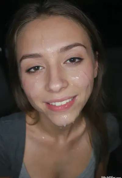 A joyful journey: the 18-year-old's nighttime selfie on a dirt road